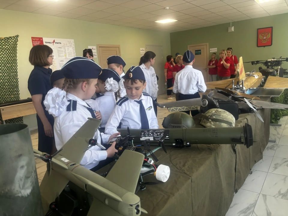 В Вышнереутчанской школе прошёл финал регионального этапа военнопатриотической игры «Зарница 2.0» в младшей возрастной группе! В Вышнереутчанской школе прошёл финал регионального этапа военнопатриотической игры «Зарница 2.0» в младшей возрастной группе!