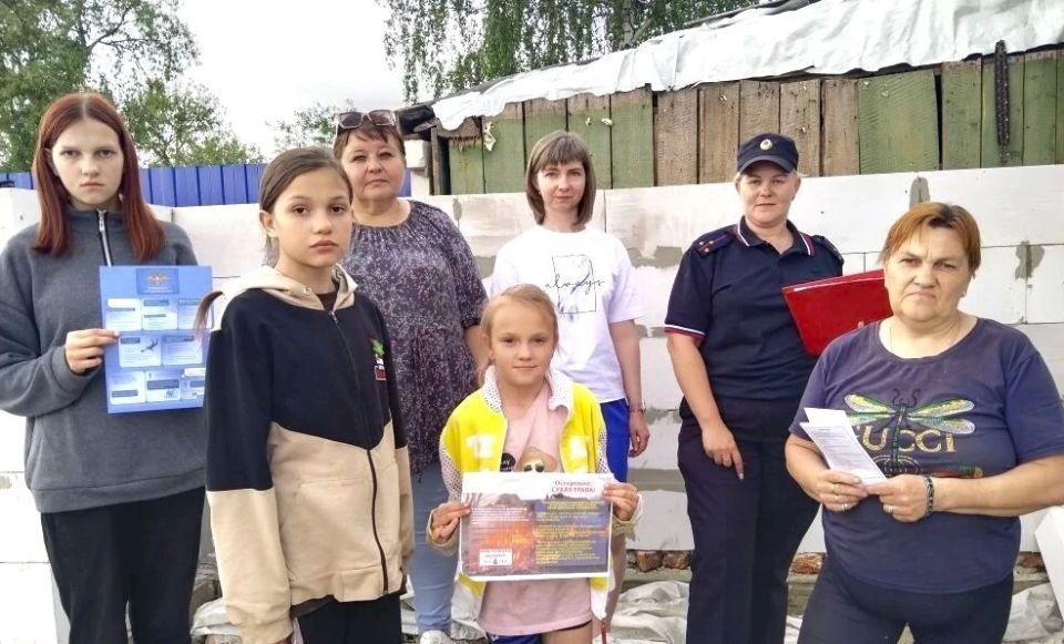 В Черемисиновском районе состоялся плановый выезд мобильной межведомственной бригады «Мобильный консультант» с целью своевременного выявления и решения проблем, связанных с неблагополучием в семьях, а также оказания... В Черемисиновском районе состоялся плановый выезд мобильной межведомственной бригады «Мобильный консультант» с целью своевременного выявления и решения проблем, связанных с неблагополучием в семьях, а также оказания...