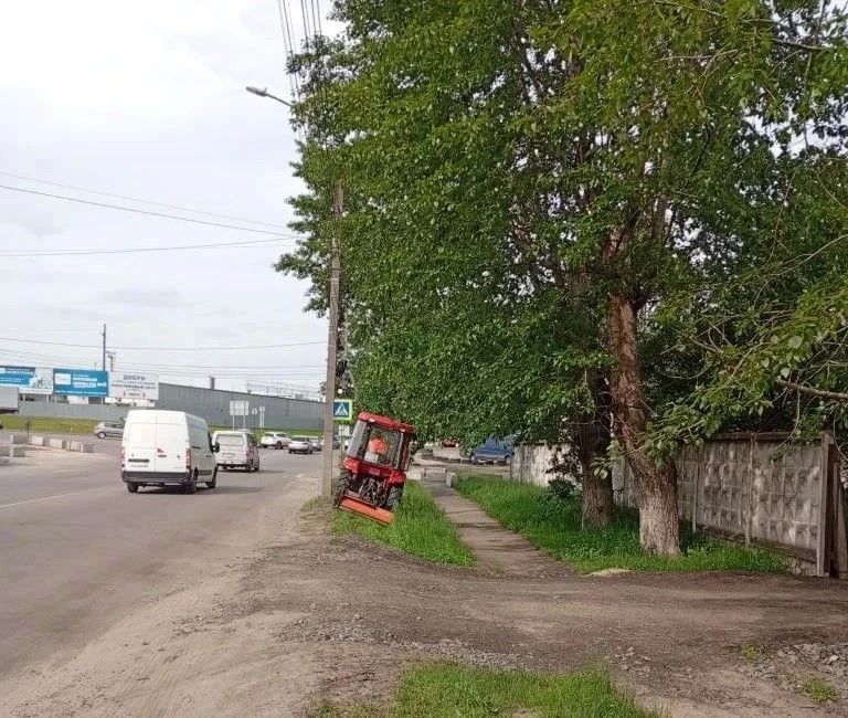 В Курске на улице 50 лет Октября и на проспекте Хрущева устраняют выбоины В Курске на улице 50 лет Октября и на проспекте Хрущева устраняют выбоины