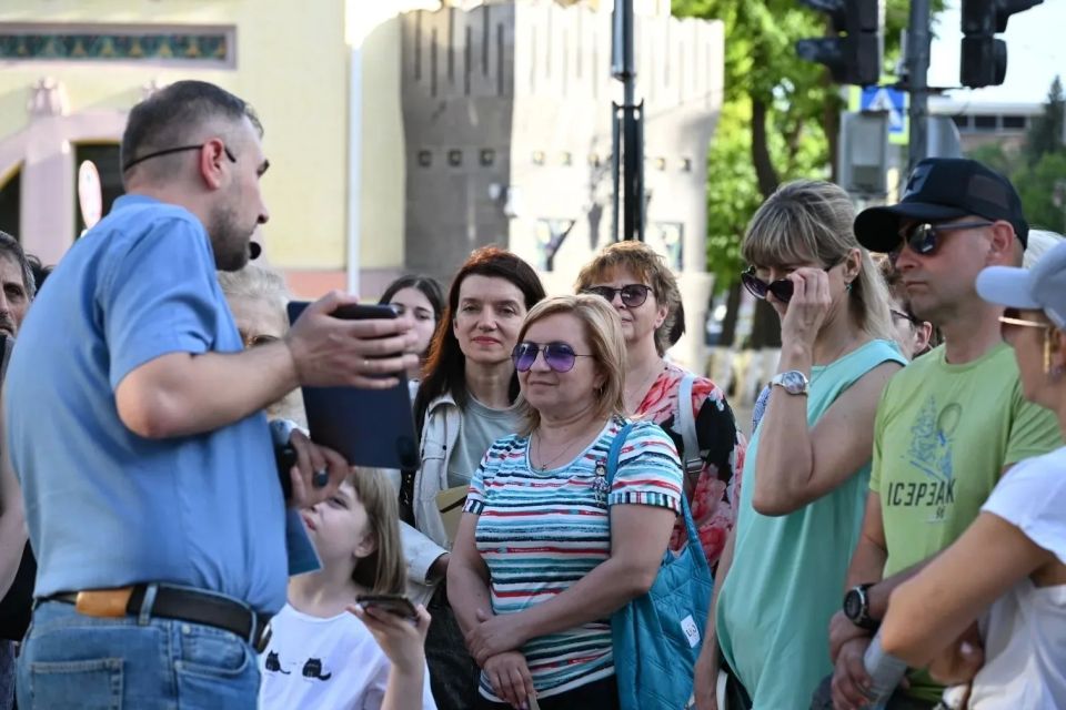 В 127-й день рождения художника Александра Дейнеки предлагаем взглянуть на город его глазами В 127-й день рождения художника Александра Дейнеки предлагаем взглянуть на город его глазами