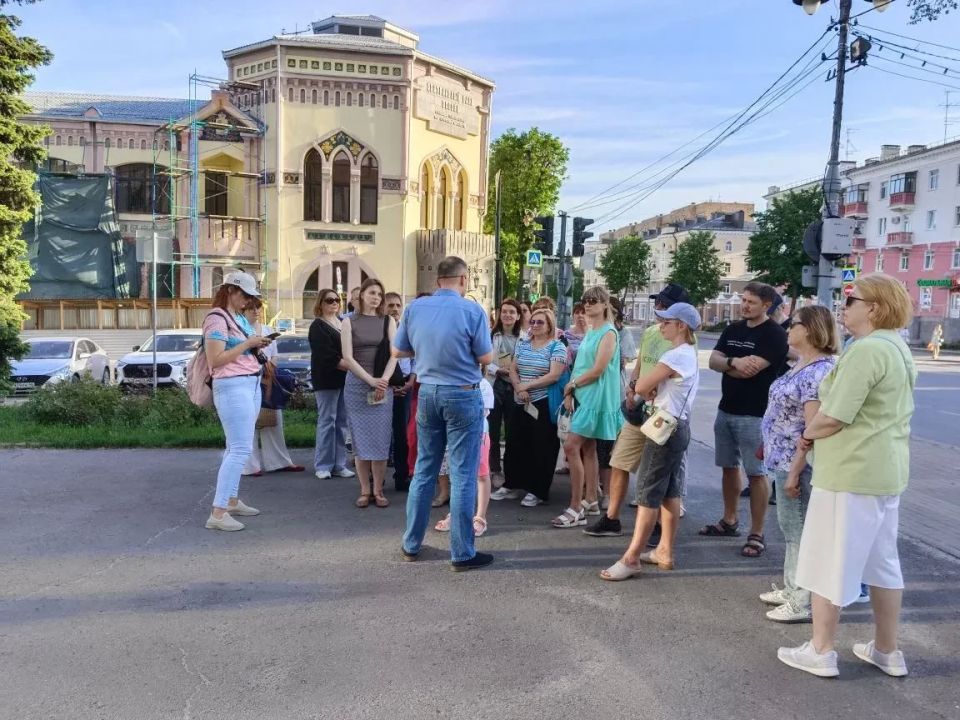 В Курске к 127-летию Александра Дейнеки открыли новый пешеходный турмаршрут В Курске к 127-летию Александра Дейнеки открыли новый пешеходный турмаршрут