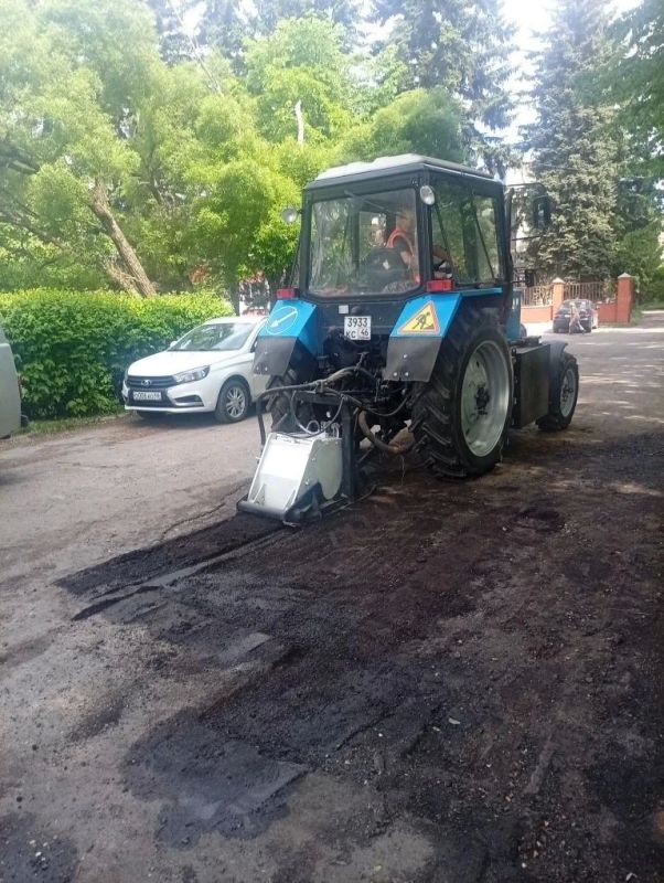 В Курске проводят аварийный ямочный ремонт на трёх улицах