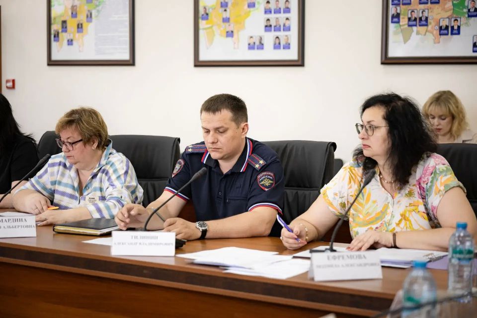 В Курске прошло расширенное заседание комиссии по делам несовершеннолетних и защите их прав