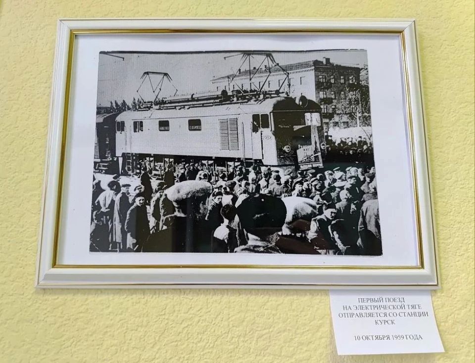 История в фото и рисунках: в администрации Железнодорожного округа открылась выставка История в фото и рисунках: в администрации Железнодорожного округа открылась выставка