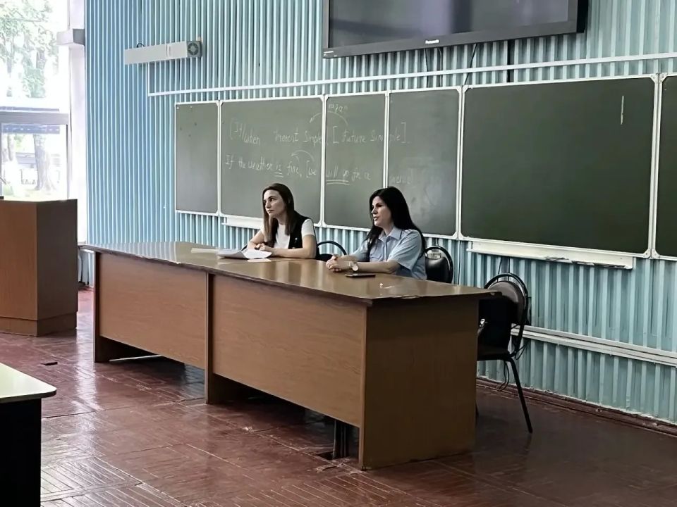 19 мая на базе Юго-Западного государственного университета состоялась встреча представителей Министерства экономического развития, занятости населения и туризма Курской области и УМВД России по Курской области с иностранными... 19 мая на базе Юго-Западного государственного университета состоялась встреча представителей Министерства экономического развития, занятости населения и туризма Курской области и УМВД России по Курской области с иностранными...