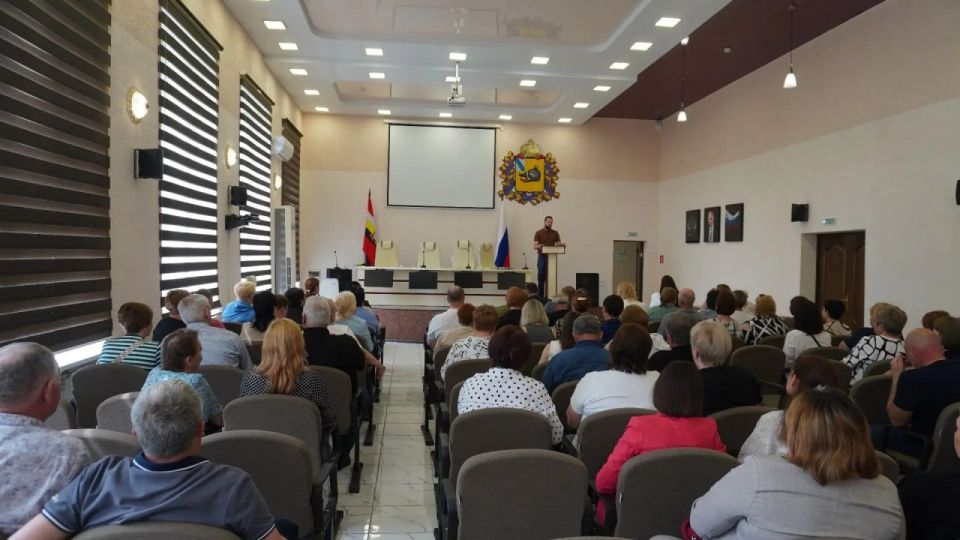 Владимир Ковальчук: В Рыльске прошла выездная встреча депутата Курской областной Думы Алексея Павловича Золотарева с представителями бюджетной сферы Владимир Ковальчук: В Рыльске прошла выездная встреча депутата Курской областной Думы Алексея Павловича Золотарева с представителями бюджетной сферы