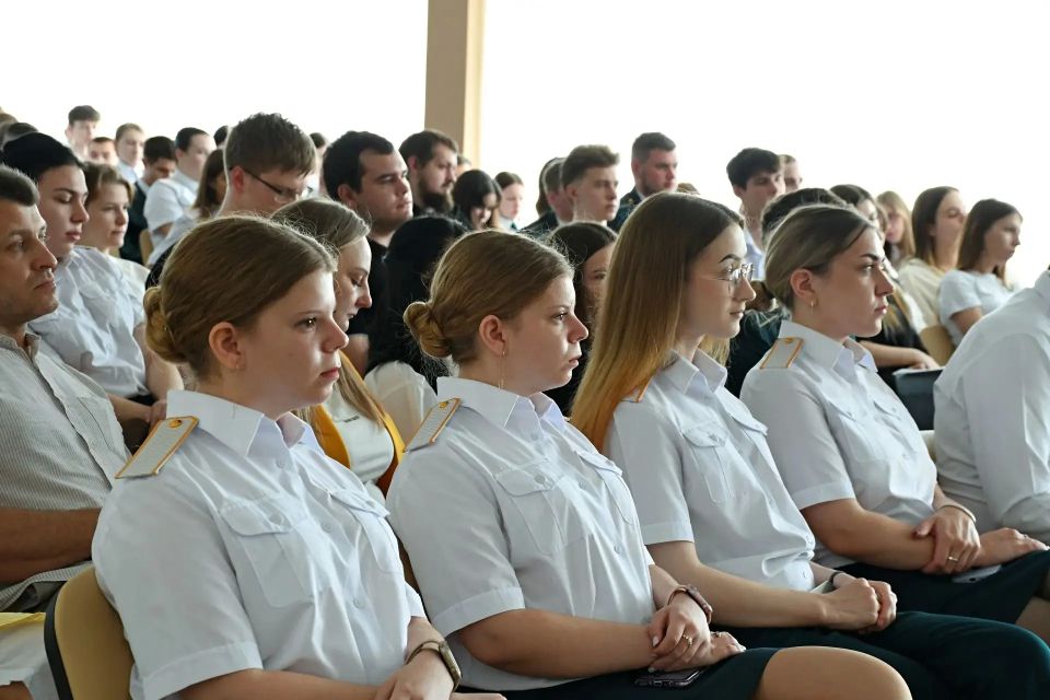 Василий Пискарев встретился со студентами Василий Пискарев встретился со студентами