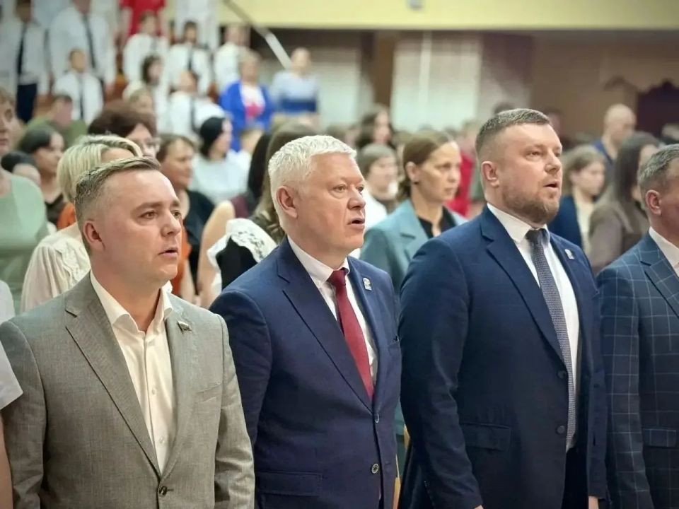 Партийцы поздравили с победой олимпиадников Золотухинского, поныровского и Фатежского районов Партийцы поздравили с победой олимпиадников Золотухинского, поныровского и Фатежского районов