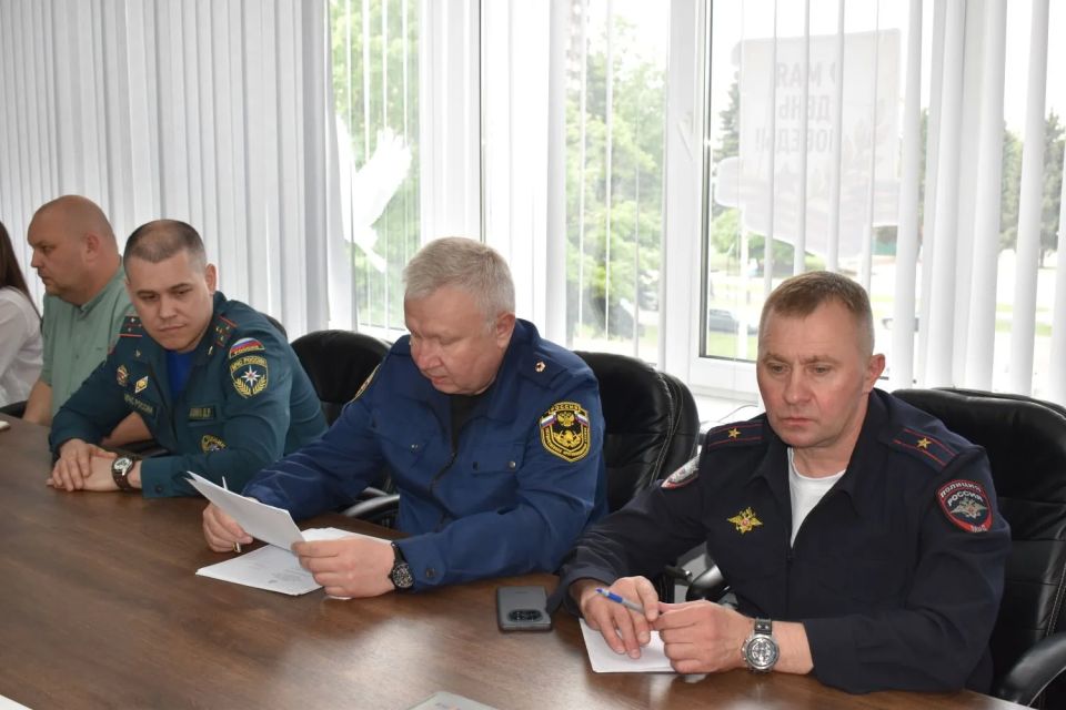В Администрации Железногорского района прошло заседание комиссии по предупреждению и ликвидации чрезвычайных ситуаций и обеспечению пожарной безопасности В Администрации Железногорского района прошло заседание комиссии по предупреждению и ликвидации чрезвычайных ситуаций и обеспечению пожарной безопасности