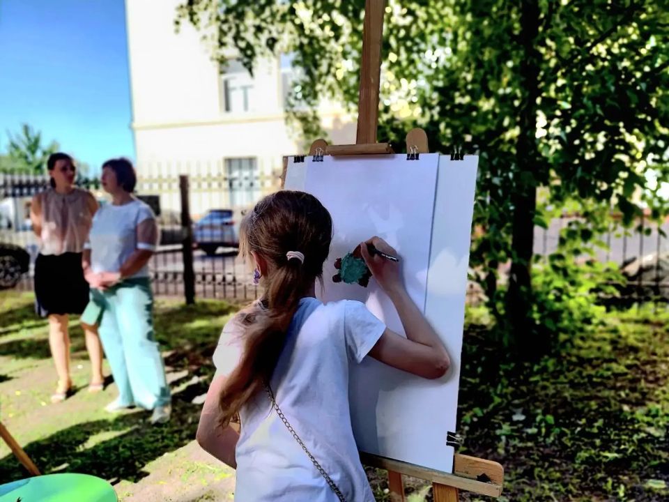 В Курске открыли летний сезон молодежного арт-пространства #Реальное место 46/23 В Курске открыли летний сезон молодежного арт-пространства #Реальное место 46/23