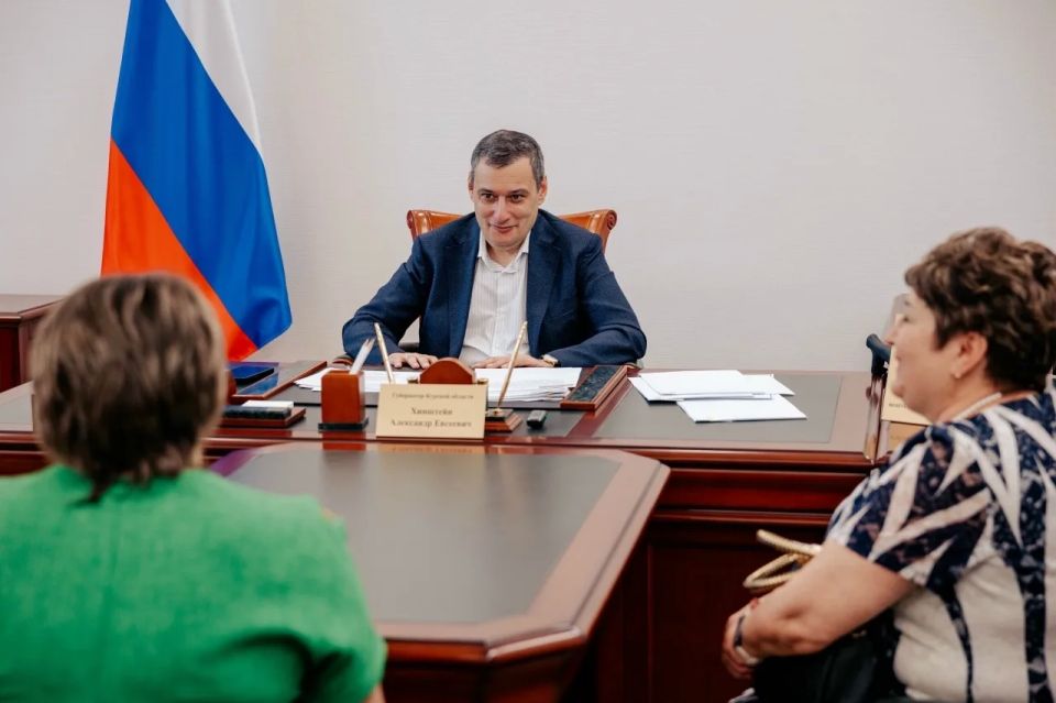 Глава Курского района Сергей Курносов принял участие в личном приёме граждан, который проводил губернатор Курской области Александр Хинштейн Глава Курского района Сергей Курносов принял участие в личном приёме граждан, который проводил губернатор Курской области Александр Хинштейн