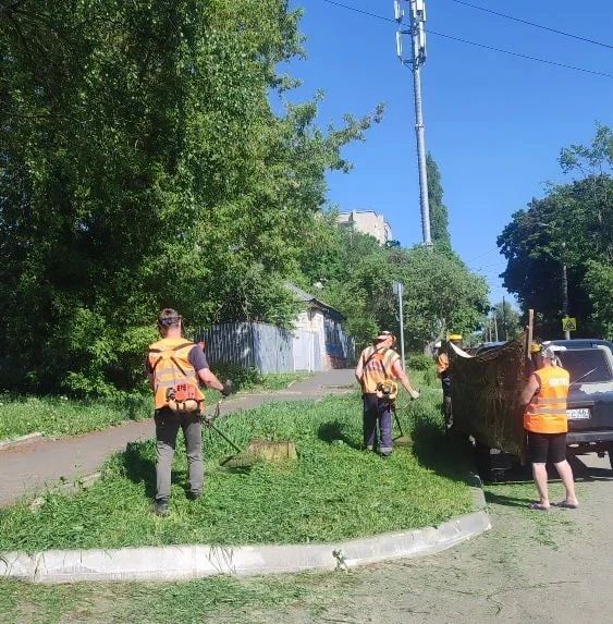 На четырех улицах Курска рабочие проводят ямочный ремонт На четырех улицах Курска рабочие проводят ямочный ремонт