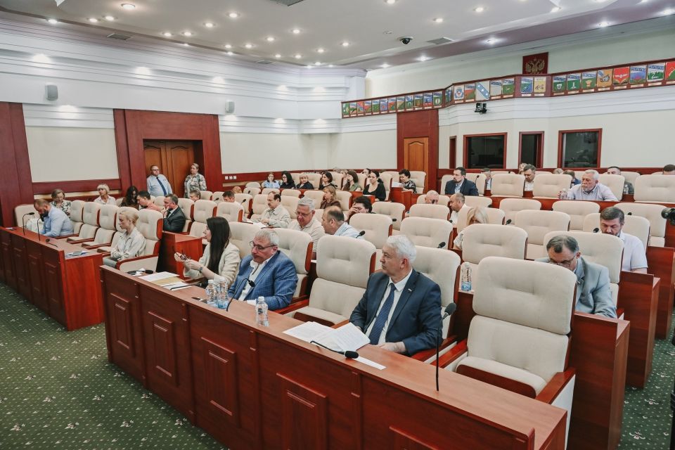 21 мая 2026 года министр градостроительной политики, имущественных и земельных отношений Курской области Дмитрий Савин принял участие в заседании постоянных комитетов Курской областной Думы, где был представлен ежегодный... 21 мая 2026 года министр градостроительной политики, имущественных и земельных отношений Курской области Дмитрий Савин принял участие в заседании постоянных комитетов Курской областной Думы, где был представлен ежегодный...