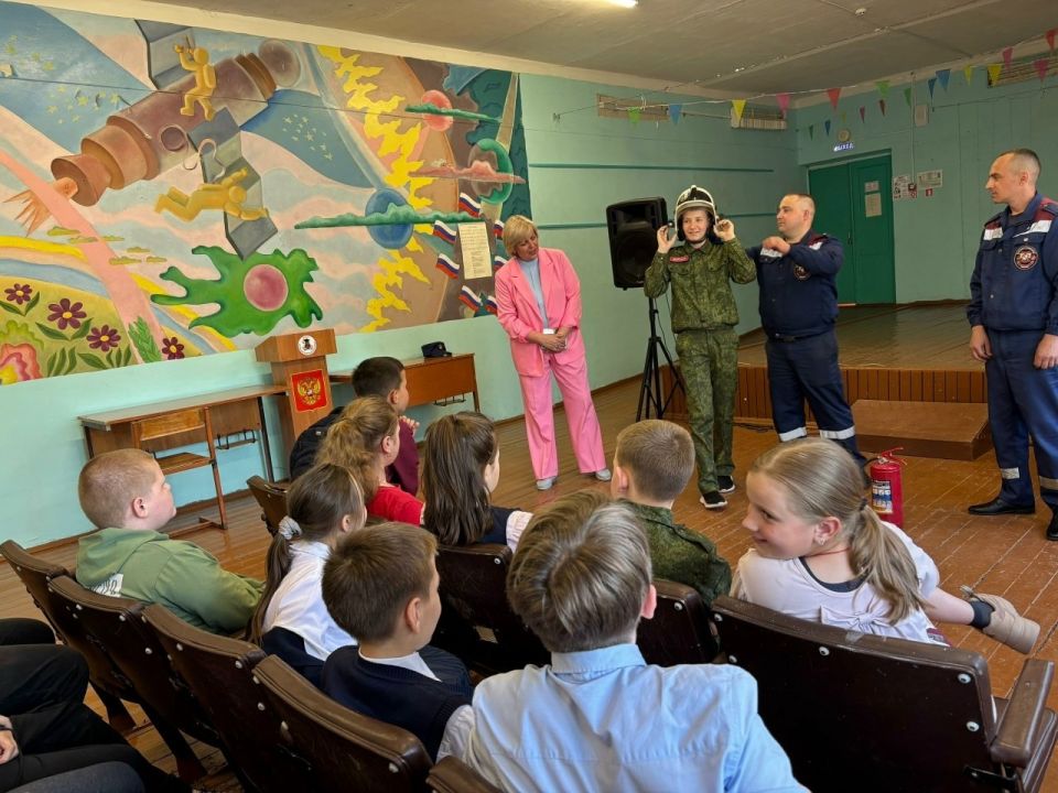 Профилактическая беседа по пожарной безопасности в Большежировской школе Профилактическая беседа по пожарной безопасности в Большежировской школе