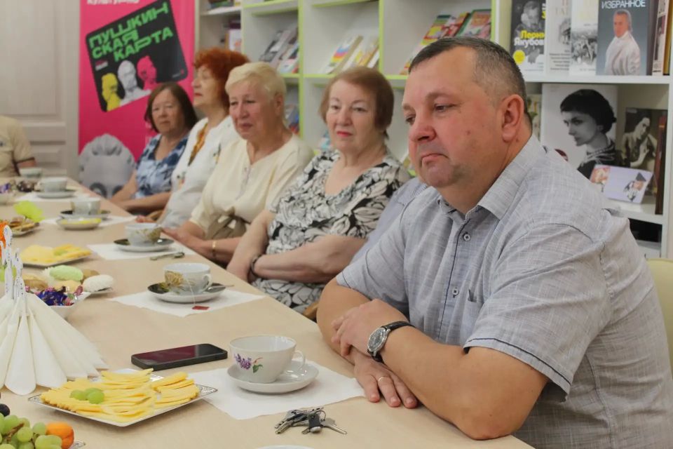 Депутат Государственной Думы Екатерина Владимировна Харченко совместно с финалистом кадрового проекта "Курск.Герои!", членом Совета Ассоциации ветеранов СВО Курской области Андреем Александровичем Милютиным провели личный... Депутат Государственной Думы Екатерина Владимировна Харченко совместно с финалистом кадрового проекта "Курск.Герои!", членом Совета Ассоциации ветеранов СВО Курской области Андреем Александровичем Милютиным провели личный...