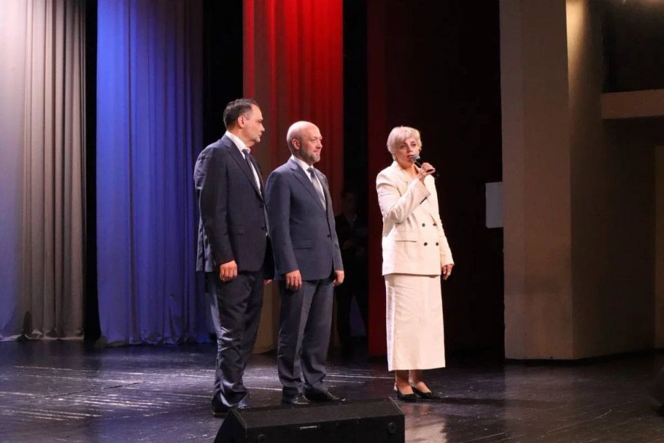В Курской области торжественно открыли XV Молодёжный Форум «Молодежь и политика: едины - значит сильны» В Курской области торжественно открыли XV Молодёжный Форум «Молодежь и политика: едины - значит сильны»