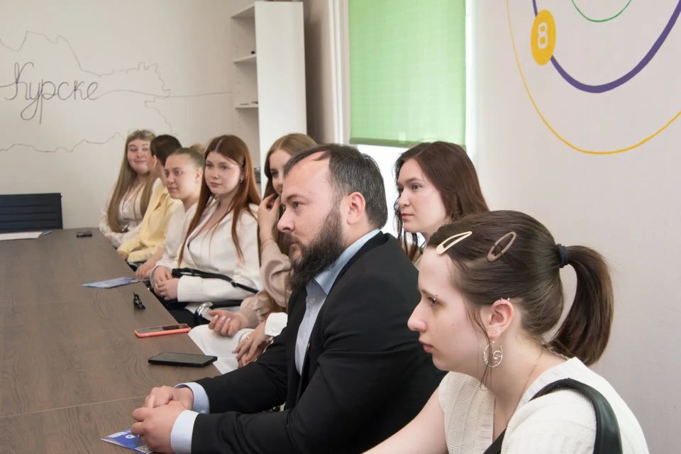Площадка «Молодые в деле: создай рейтинг команды» Площадка «Молодые в деле: создай рейтинг команды»