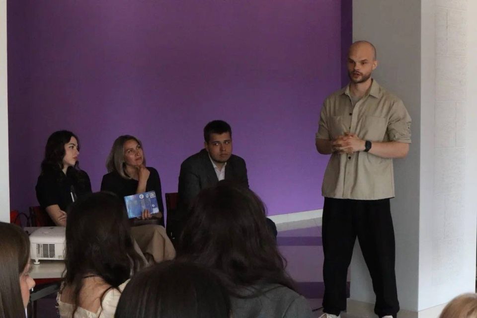 Площадка «ИИ и выборы: цифровой имидж участников избирательного процесса» Площадка «ИИ и выборы: цифровой имидж участников избирательного процесса»