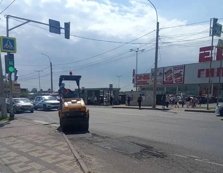 В уборке улиц Курска участвует 70 рабочих и 64 машины В уборке улиц Курска участвует 70 рабочих и 64 машины