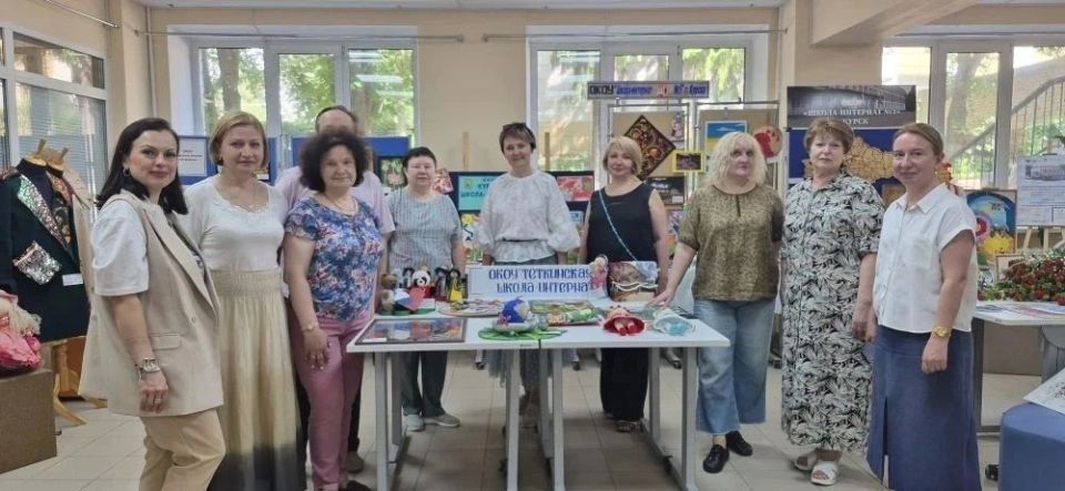 В Курской области состоялась выставка «Под небом общей Родины» В Курской области состоялась выставка «Под небом общей Родины»