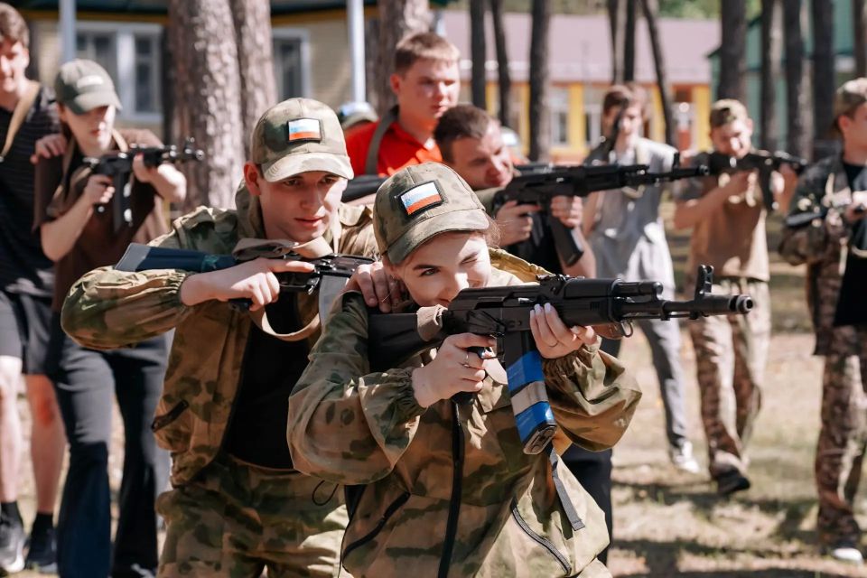 На базе МБУ ДО «Детский оздоровительно-образовательный центр им. У. Громовой» прошел учебно-методический сбор студентов Курской области «Курский рубеж» На базе МБУ ДО «Детский оздоровительно-образовательный центр им. У. Громовой» прошел учебно-методический сбор студентов Курской области «Курский рубеж»