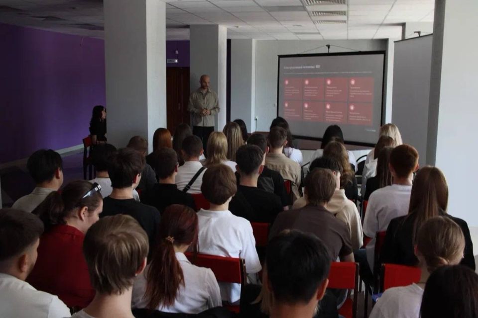 Площадка «ИИ и выборы: цифровой имидж участников избирательного процесса» Площадка «ИИ и выборы: цифровой имидж участников избирательного процесса»