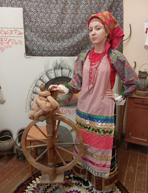 Анна Малетич и Анна Нефёдова, обучающиеся Касторенского Дома детского творчества, приняли участие во Всероссийском детском фестивале народной культуры «Наследники традиций» Анна Малетич и Анна Нефёдова, обучающиеся Касторенского Дома детского творчества, приняли участие во Всероссийском детском фестивале народной культуры «Наследники традиций»