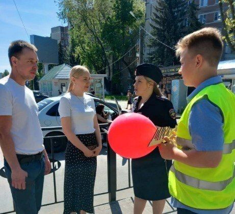 В рамках информационно-пропагандистской кампании «Внимание — дети!» сотрудники Курчатовской Госавтоинспекции совместно с отрядом ЮИД Гимназии №1 провели профилактическую акцию по предупреждению ДТП с участием пешеходов В рамках информационно-пропагандистской кампании «Внимание — дети!» сотрудники Курчатовской Госавтоинспекции совместно с отрядом ЮИД Гимназии №1 провели профилактическую акцию по предупреждению ДТП с участием пешеходов