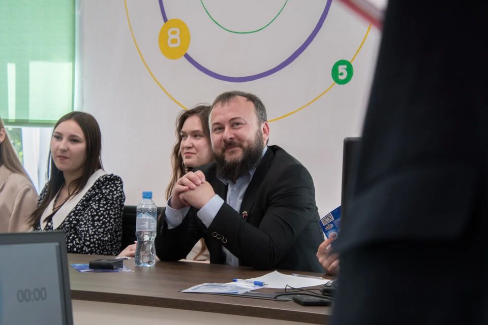 Площадка «Молодые в деле: создай рейтинг команды» Площадка «Молодые в деле: создай рейтинг команды»