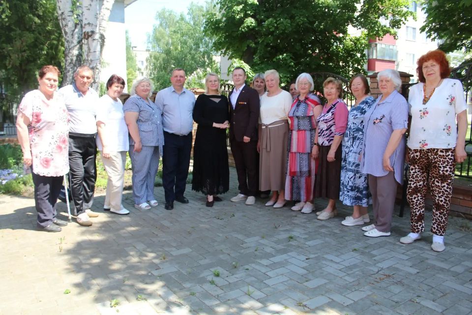 Депутат Государственной Думы Екатерина Владимировна Харченко совместно с финалистом кадрового проекта "Курск.Герои!", членом Совета Ассоциации ветеранов СВО Курской области Андреем Александровичем Милютиным провели личный... Депутат Государственной Думы Екатерина Владимировна Харченко совместно с финалистом кадрового проекта "Курск.Герои!", членом Совета Ассоциации ветеранов СВО Курской области Андреем Александровичем Милютиным провели личный...