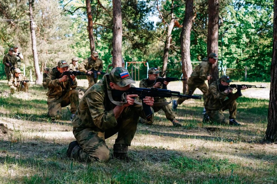 На базе МБУ ДО «Детский оздоровительно-образовательный центр им. У. Громовой» прошел учебно-методический сбор студентов Курской области «Курский рубеж» На базе МБУ ДО «Детский оздоровительно-образовательный центр им. У. Громовой» прошел учебно-методический сбор студентов Курской области «Курский рубеж»