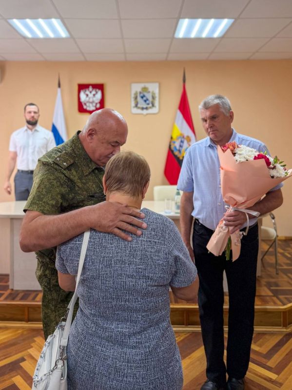 Николай Волобуев: Еще одна важная тема сегодняшнего совещания — вручение ордена Мужества Николай Волобуев: Еще одна важная тема сегодняшнего совещания — вручение ордена Мужества