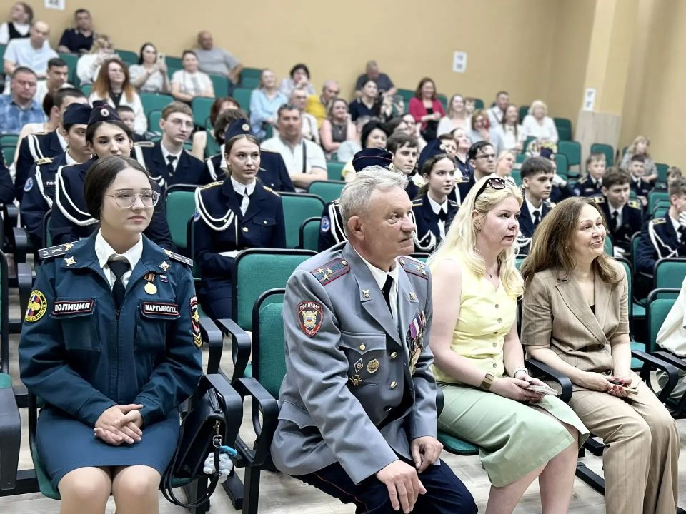В школе №59 куряне подвели итоги программы «Кадетство: Служу России!» В школе №59 куряне подвели итоги программы «Кадетство: Служу России!»