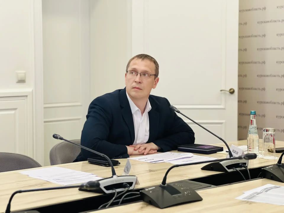 Министр цифрового развития и связи Курской области Сергей Кожевников провел заседание комиссии по повышению качества и доступности предоставления государственных и муниципальных услуг, внедрению принципов и стандартов... Министр цифрового развития и связи Курской области Сергей Кожевников провел заседание комиссии по повышению качества и доступности предоставления государственных и муниципальных услуг, внедрению принципов и стандартов...