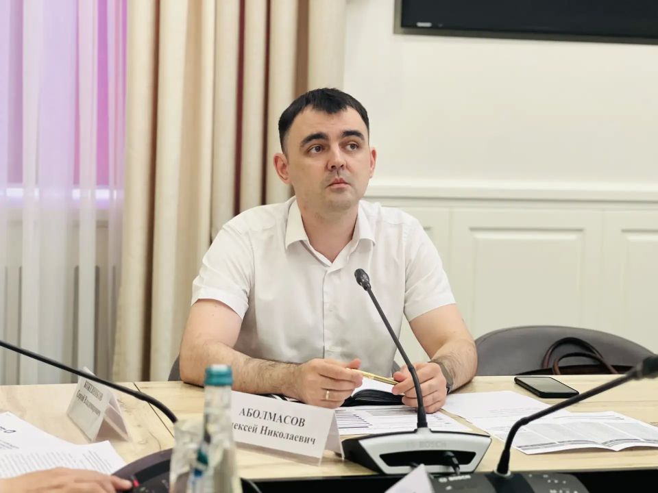 Министр цифрового развития и связи Курской области Сергей Кожевников провел заседание комиссии по повышению качества и доступности предоставления государственных и муниципальных услуг, внедрению принципов и стандартов... Министр цифрового развития и связи Курской области Сергей Кожевников провел заседание комиссии по повышению качества и доступности предоставления государственных и муниципальных услуг, внедрению принципов и стандартов...