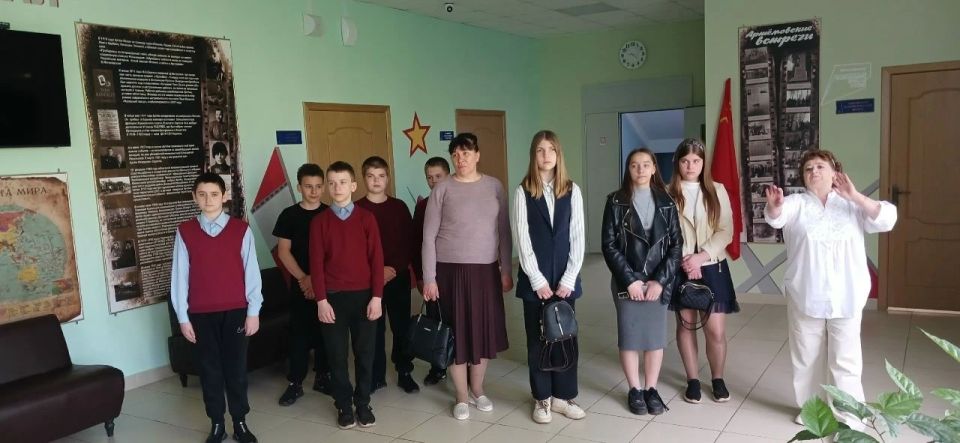 По инициативе советника директора учащиеся Миленинской школы побывали в Глебовской школе имени Артёма По инициативе советника директора учащиеся Миленинской школы побывали в Глебовской школе имени Артёма