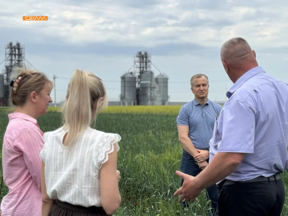 Александр Чепик посетил предприятия Октябрьского района Александр Чепик посетил предприятия Октябрьского района