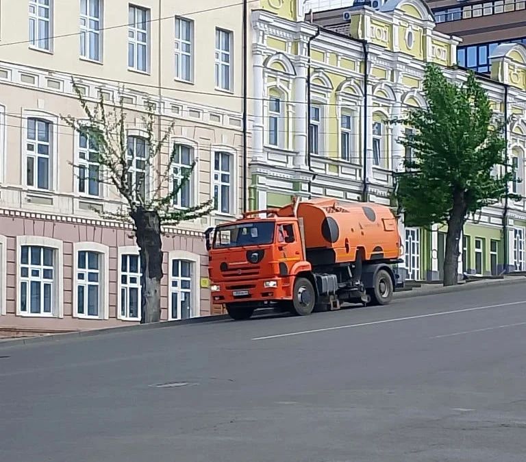 Коммунальные и дорожные службы продолжают работать в выходные Коммунальные и дорожные службы продолжают работать в выходные