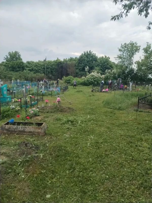 Субботник на кладбище в Новоспасском: вместе сделали важное дело! Субботник на кладбище в Новоспасском: вместе сделали важное дело!