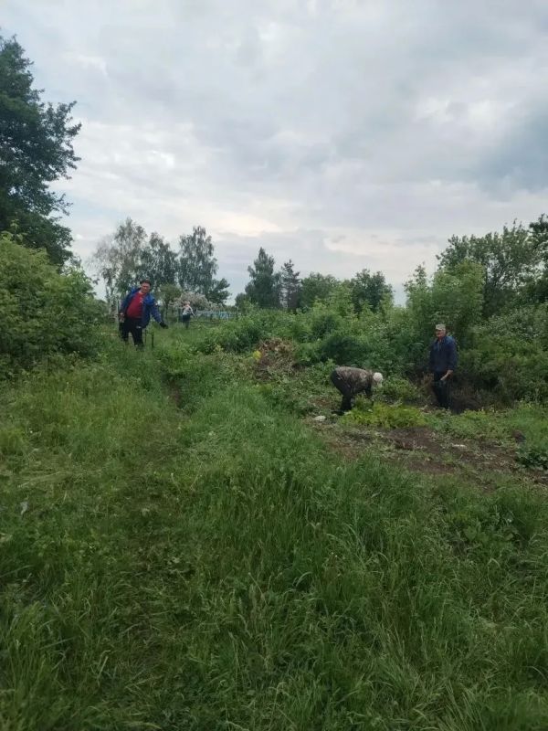 Субботник на кладбище в Новоспасском: вместе сделали важное дело! Субботник на кладбище в Новоспасском: вместе сделали важное дело!