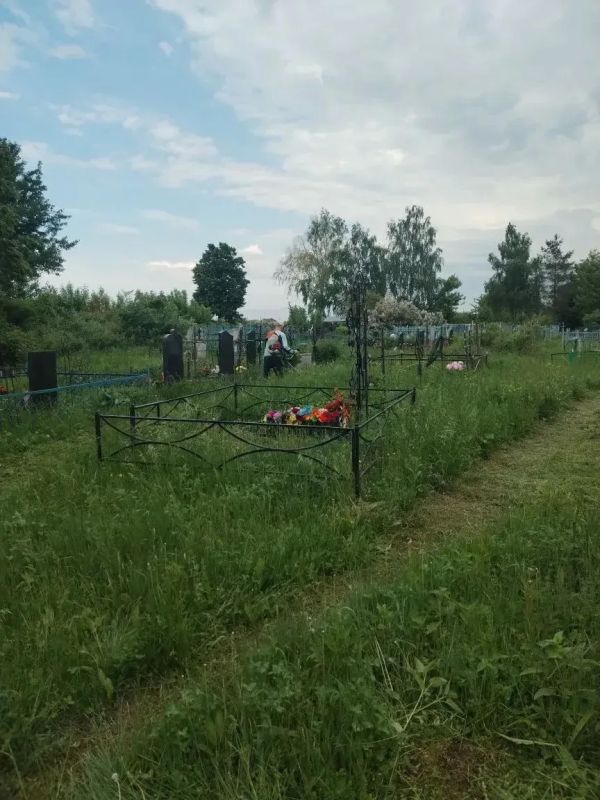 Субботник на кладбище в Новоспасском: вместе сделали важное дело! Субботник на кладбище в Новоспасском: вместе сделали важное дело!