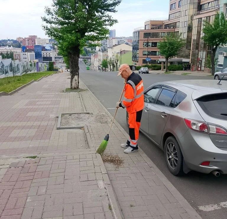 Коммунальные и дорожные службы продолжают работать в выходные