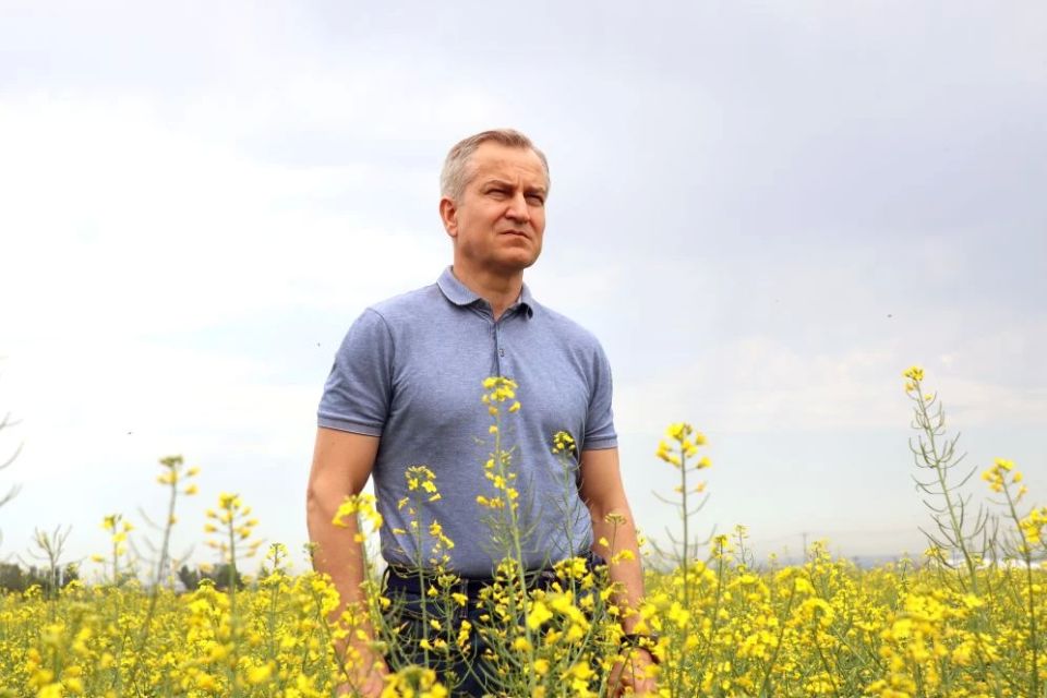 Первый заместитель губернатора – председатель Правительства Курской области Александр Чепик вместе с министром сельского хозяйства региона Натальей Гончаровой посетил сельскохозяйственные и перерабатывающие предприятия... Первый заместитель губернатора – председатель Правительства Курской области Александр Чепик вместе с министром сельского хозяйства региона Натальей Гончаровой посетил сельскохозяйственные и перерабатывающие предприятия...
