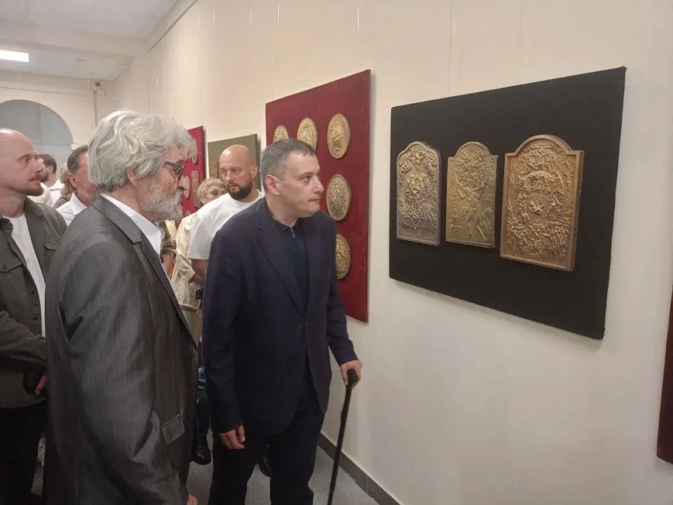 В Курске открылась персональная выставка народного художника России Геннадия Правоторова «В русле традиций» В Курске открылась персональная выставка народного художника России Геннадия Правоторова «В русле традиций»