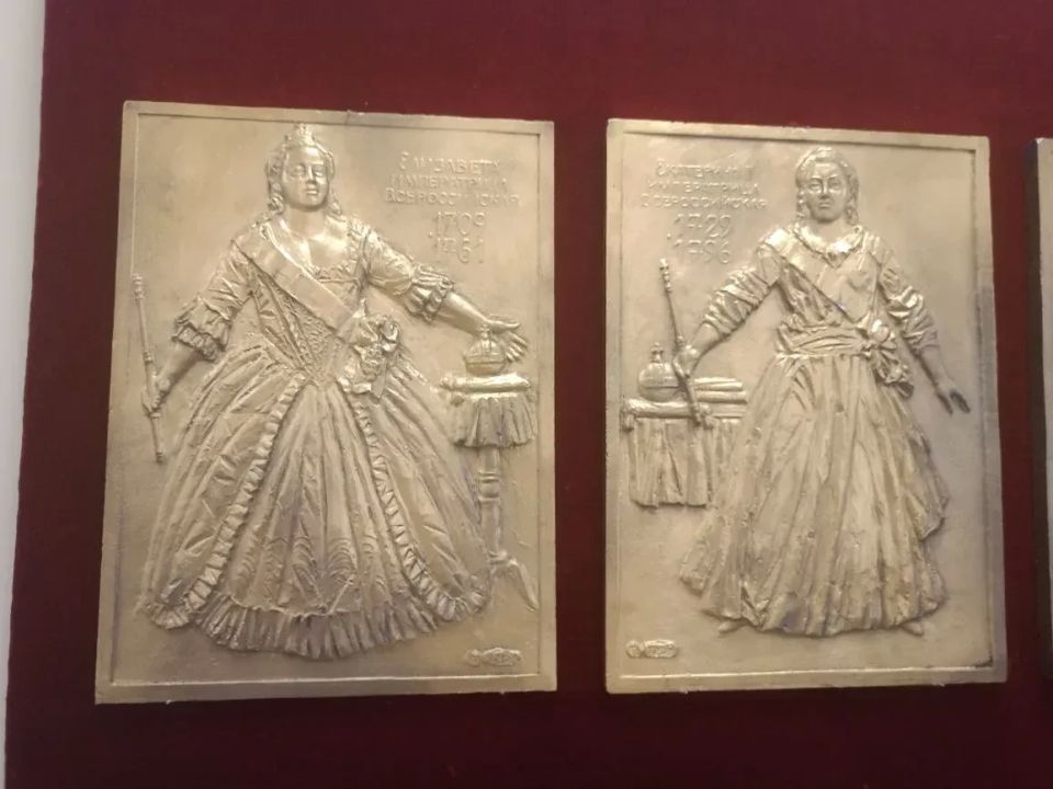 В Курске открылась персональная выставка народного художника России Геннадия Правоторова «В русле традиций» В Курске открылась персональная выставка народного художника России Геннадия Правоторова «В русле традиций»