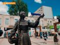 В Курске открыли скульптуру «Куряночка»