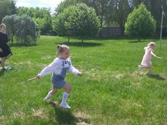 24 мая в Воскресной школе храма Успения Пресвятой Богородицы города Курчатова прошло значимое городское мероприятие — подведение итогов годового цикла творческих мастерклассов «Творческий калейдоскоп»