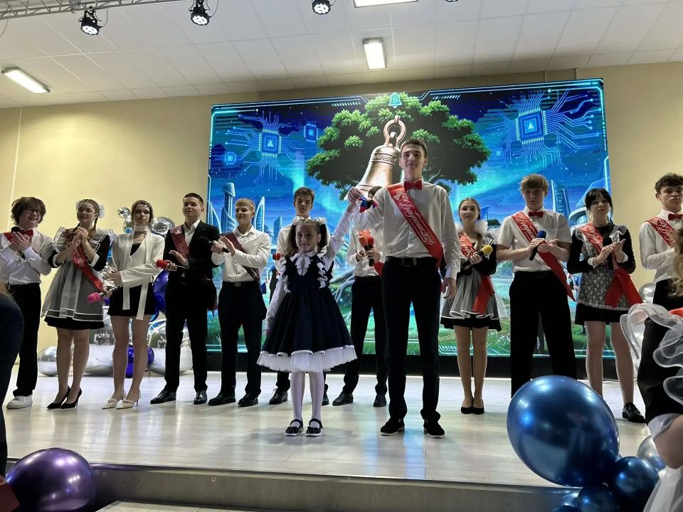 В курской школе №58 прозвенел последний звонок В курской школе №58 прозвенел последний звонок