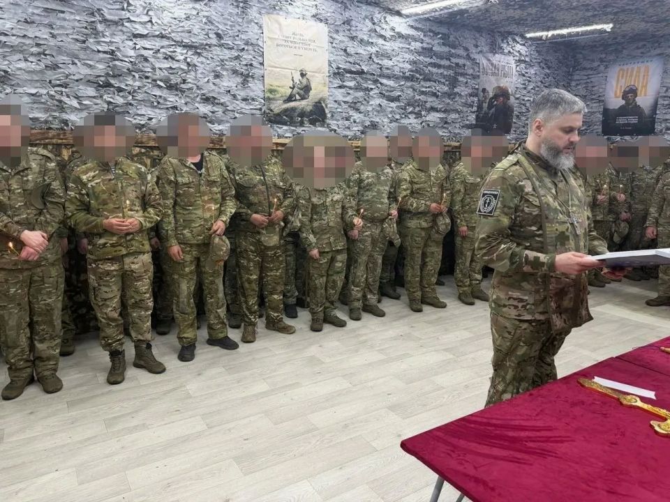 19-го мая 2026 года, по благословению Преосвященнейшего епископа Паисия, настоятель храма Благовещения Пресвятой Богородицы села Миленино Фатежского района иерей Виталий Самбурский посетил бойцов на Курском направлении 19-го мая 2026 года, по благословению Преосвященнейшего епископа Паисия, настоятель храма Благовещения Пресвятой Богородицы села Миленино Фатежского района иерей Виталий Самбурский посетил бойцов на Курском направлении