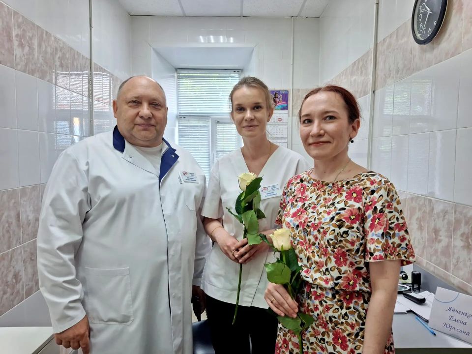 Что делать с «подозрительной» родинкой на теле - удалять немедленно или жить с ней спокойно? Разрешить сомнения пациентам помогли специалисты Курского кожно-венерологического диспансера во время Дня диагностики меланомы